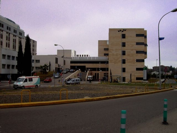El Hospital Reina Sofa de Crdoba implanta por tercera vez en Andaluca un corazn artificial a un nio de 8 aos